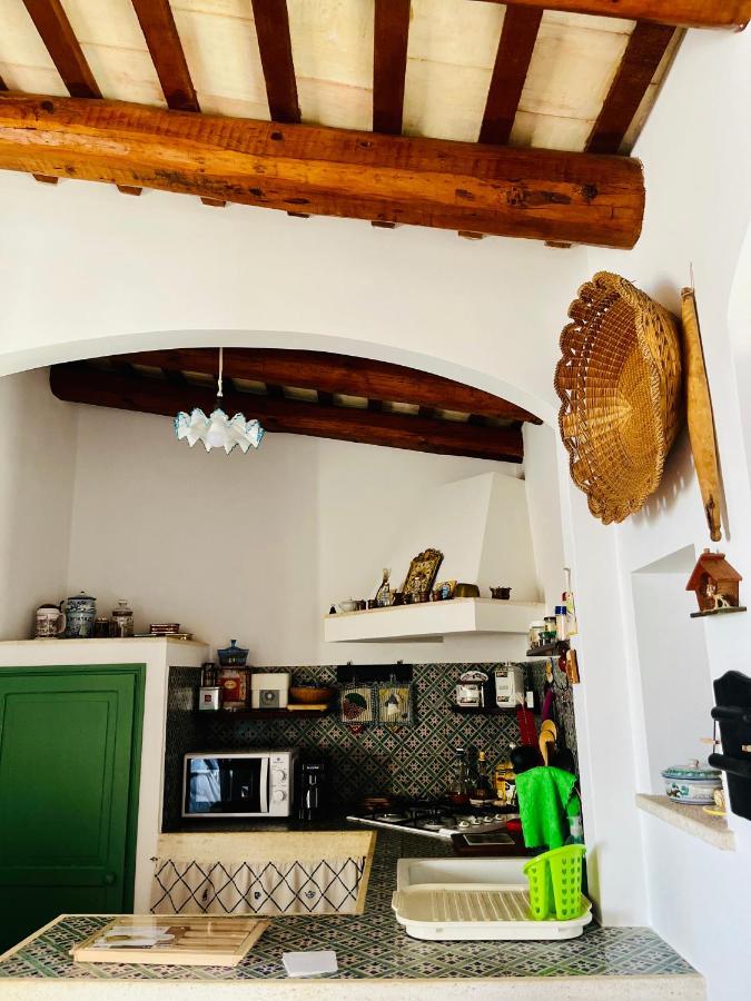 Cortile Padre Vincenzo Apartment Ериче Екстериор снимка